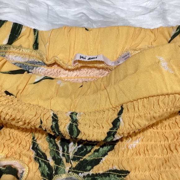 Mi Ami Women’s Yellow with Green Leaves Gartered Full Tiered Mini Skirt - Picture 2 of 4